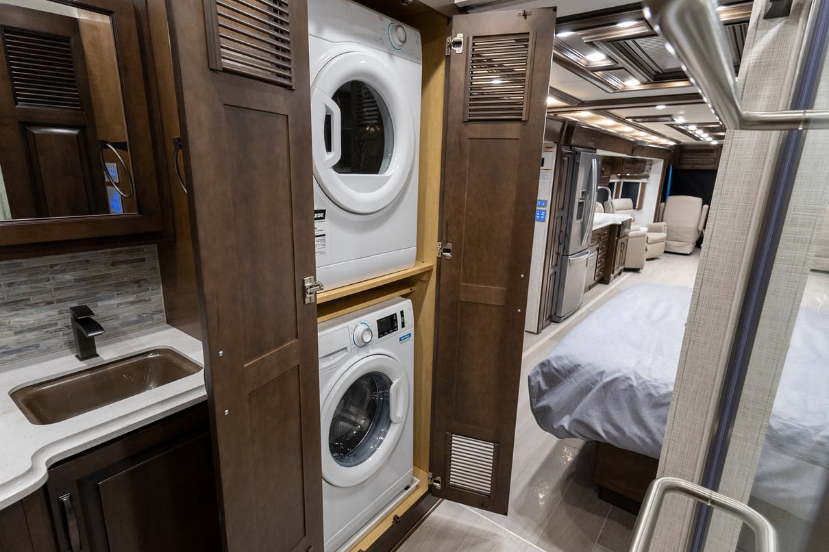 2023 Newmar Dutch Star 4370 gallery image-31