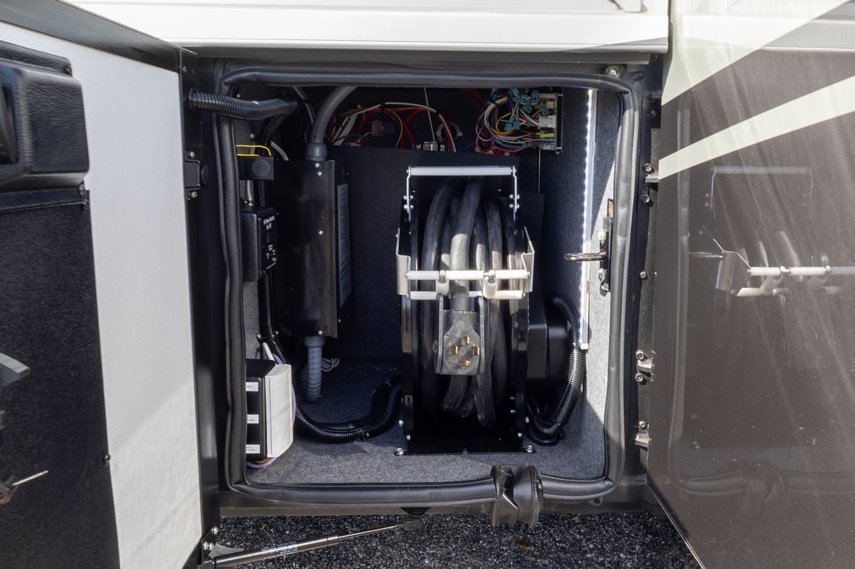 2023 Newmar Dutch Star 4370 gallery image-47