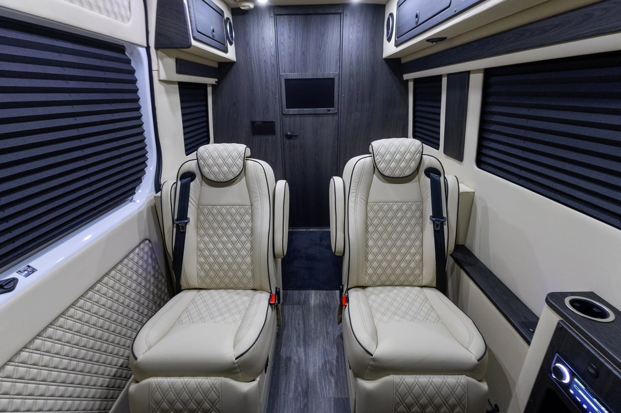 2026 OGV Luxury Coach gallery image-15