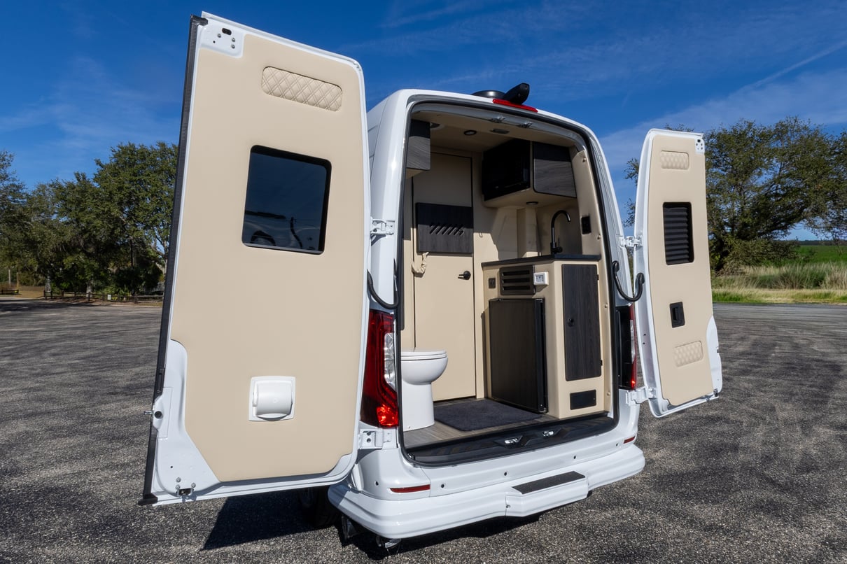 2026 OGV Luxury Coach gallery image-23