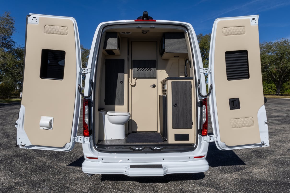 2026 OGV Luxury Coach gallery image-24