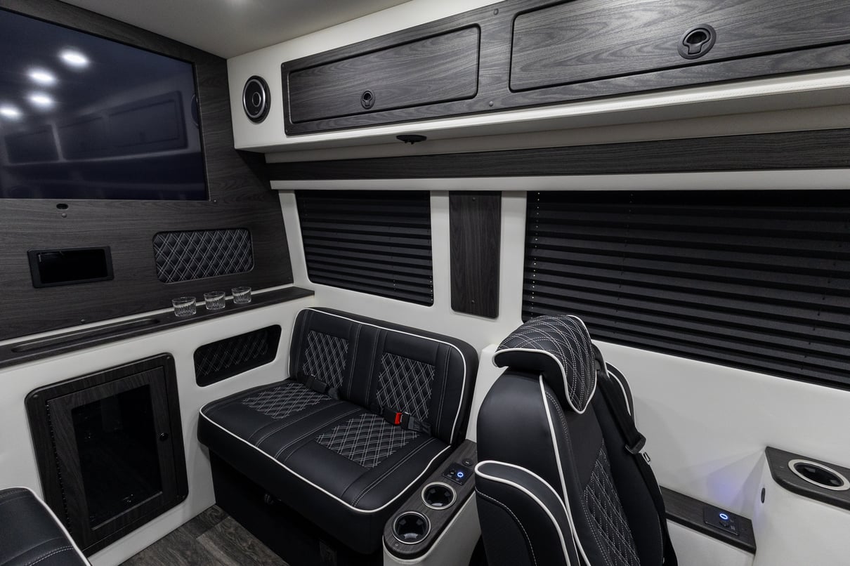 2026 OGV Luxury Coach gallery image-19