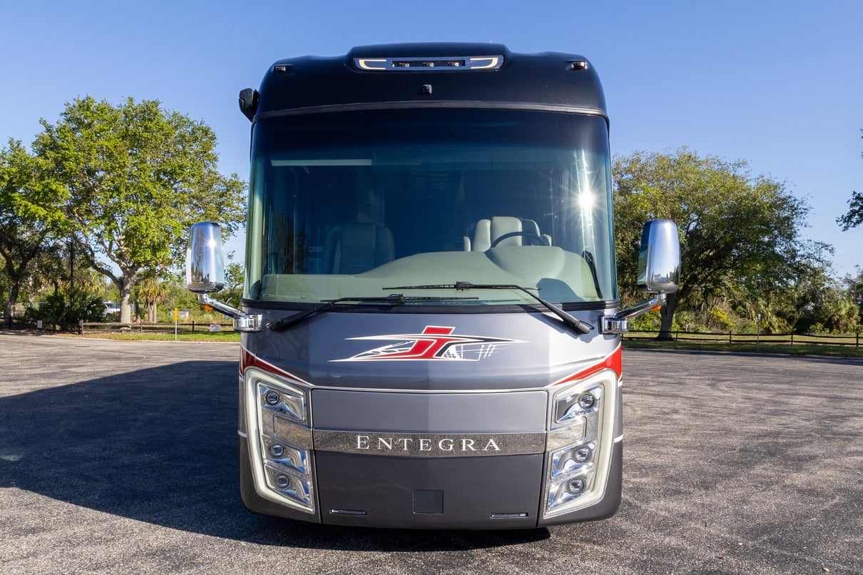 2022 Entegra Cornerstone 45B gallery image-12