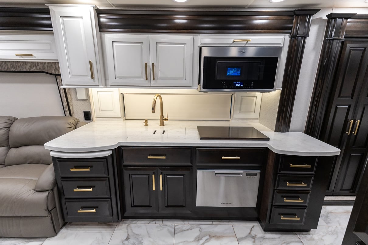 2022 Entegra Cornerstone 45B gallery image-19