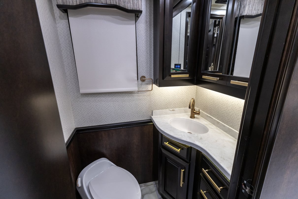 2022 Entegra Cornerstone 45B gallery image-22