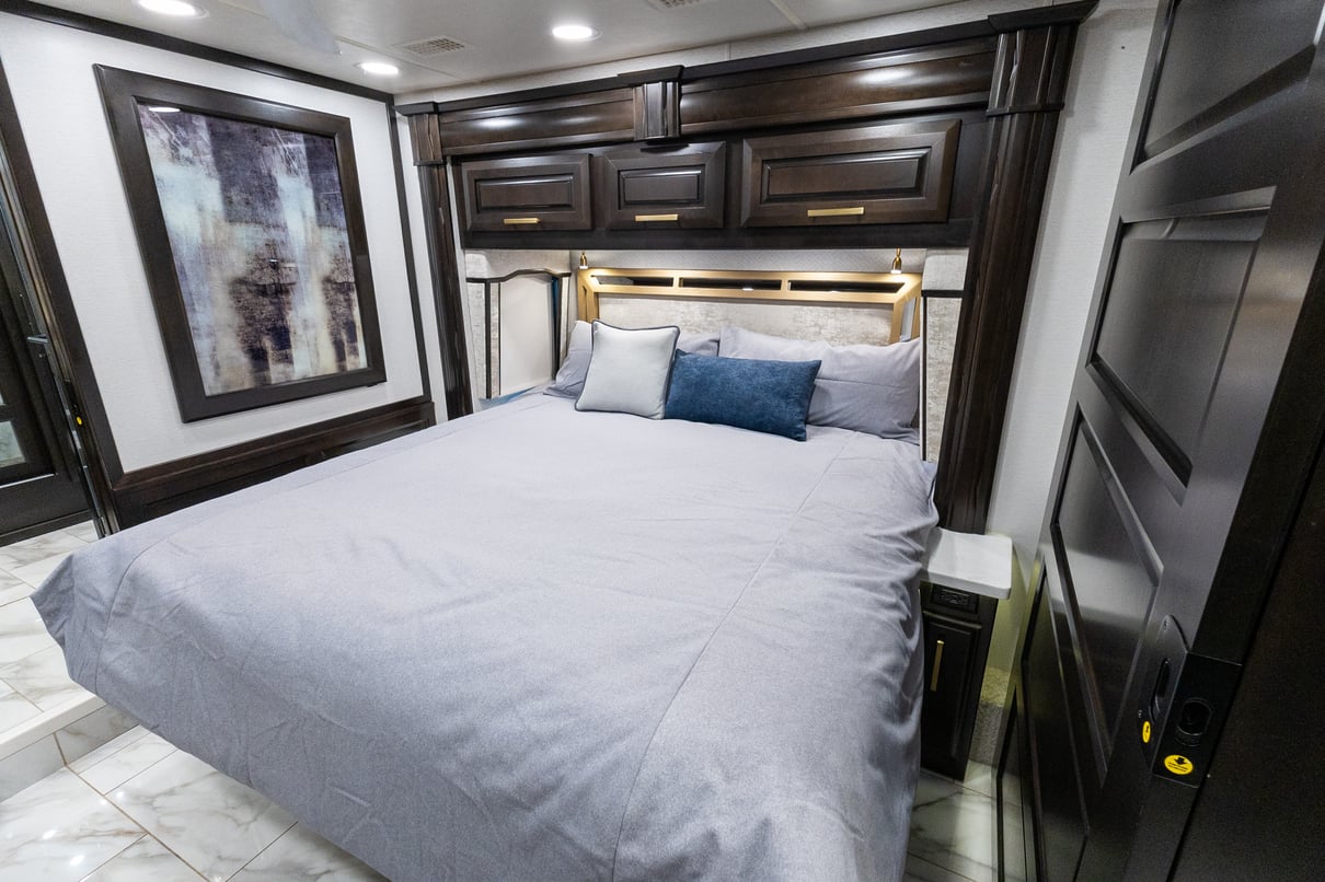 2022 Entegra Cornerstone 45B gallery image-24