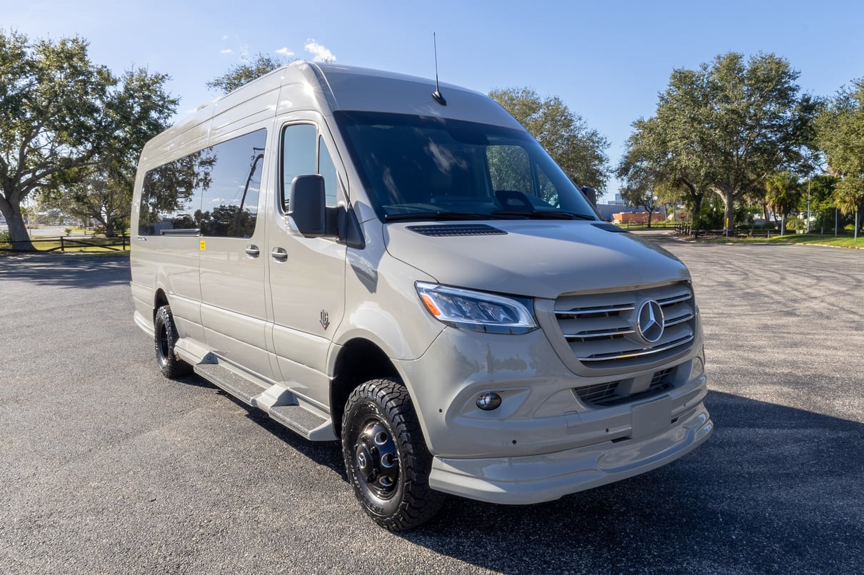 2026 OGV Luxury Coach gallery image-1