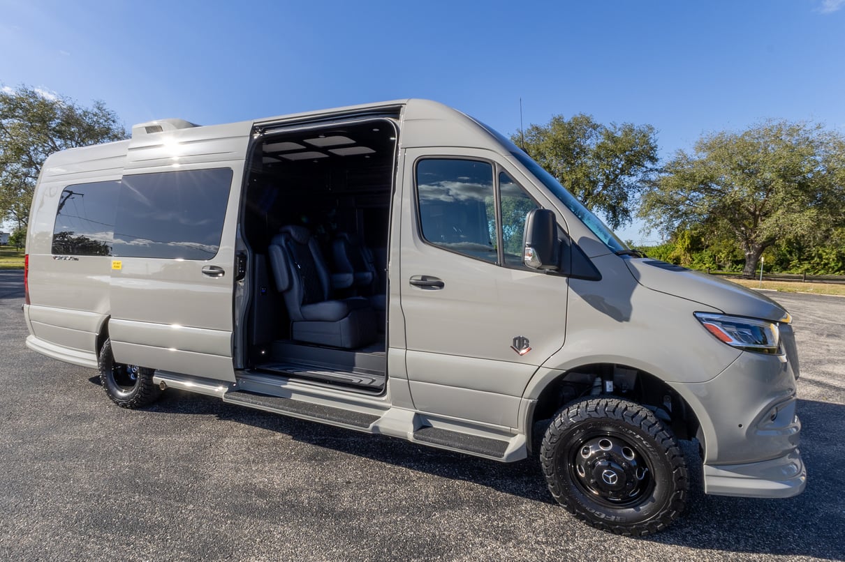 2026 OGV Luxury Coach gallery image-3