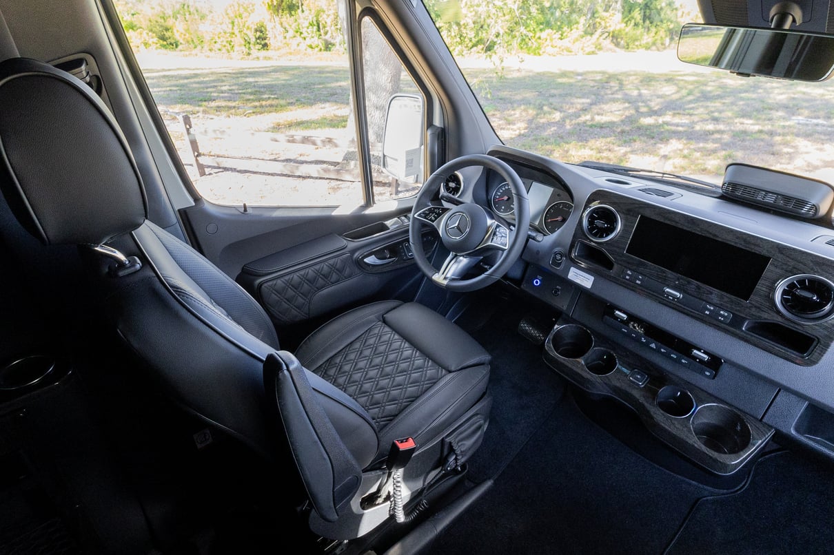 2026 OGV Luxury Coach gallery image-15