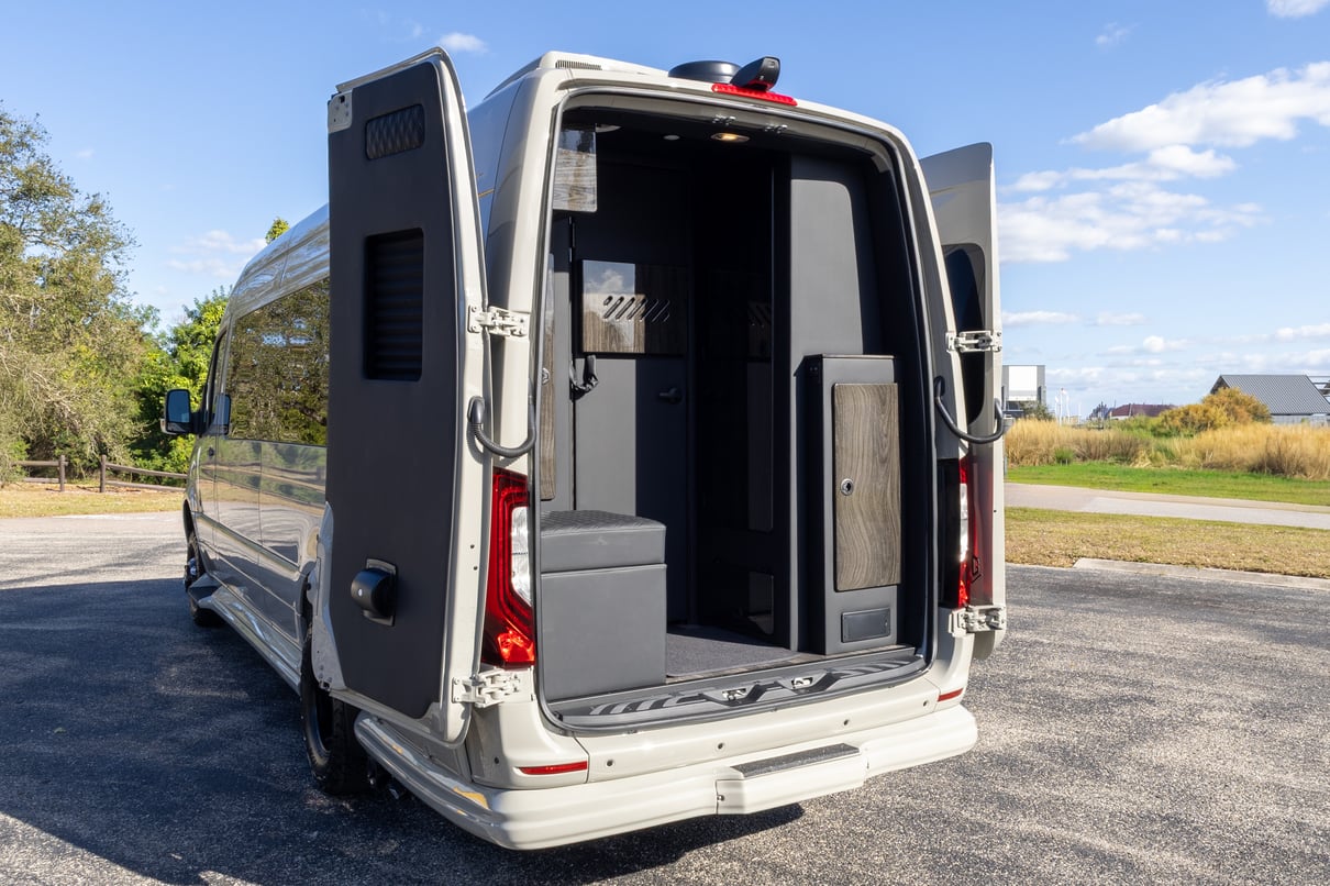 2026 OGV Luxury Coach gallery image-24