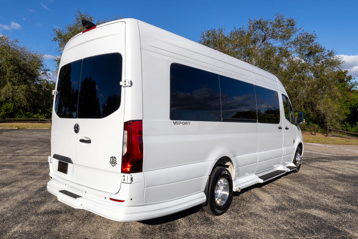 2026 OGV Luxury Coach gallery image-6