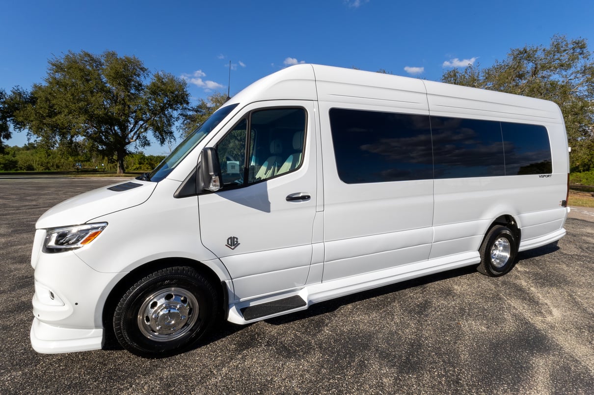 2026 OGV Luxury Coach gallery image-11