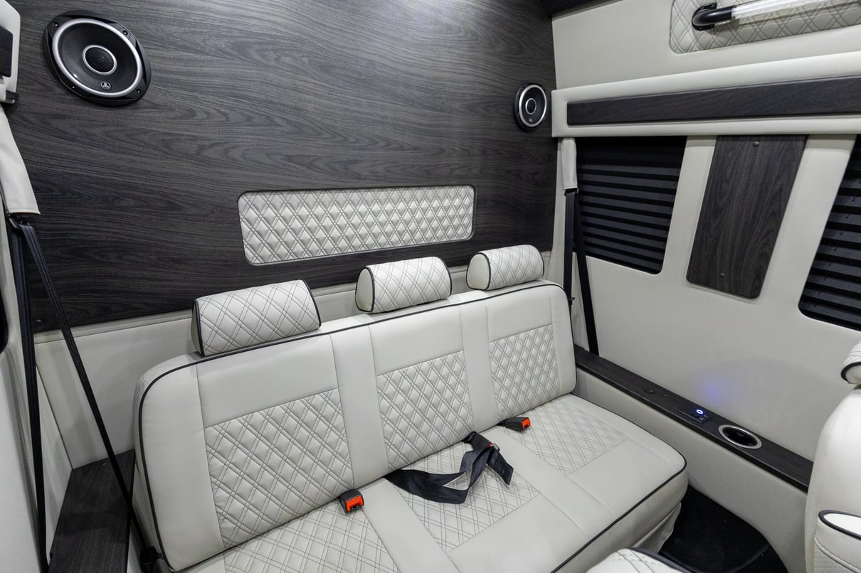 2026 OGV Luxury Coach gallery image-19