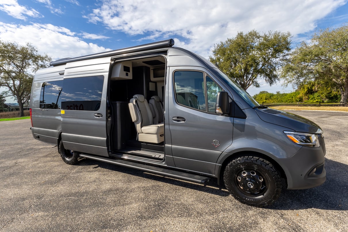 2026 OGV Luxury Coach gallery image-3