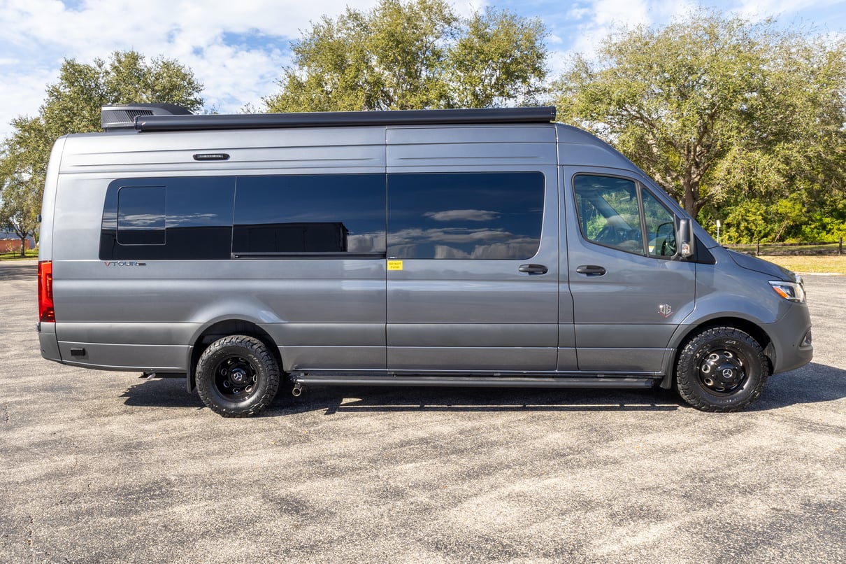 2026 OGV Luxury Coach gallery image-4