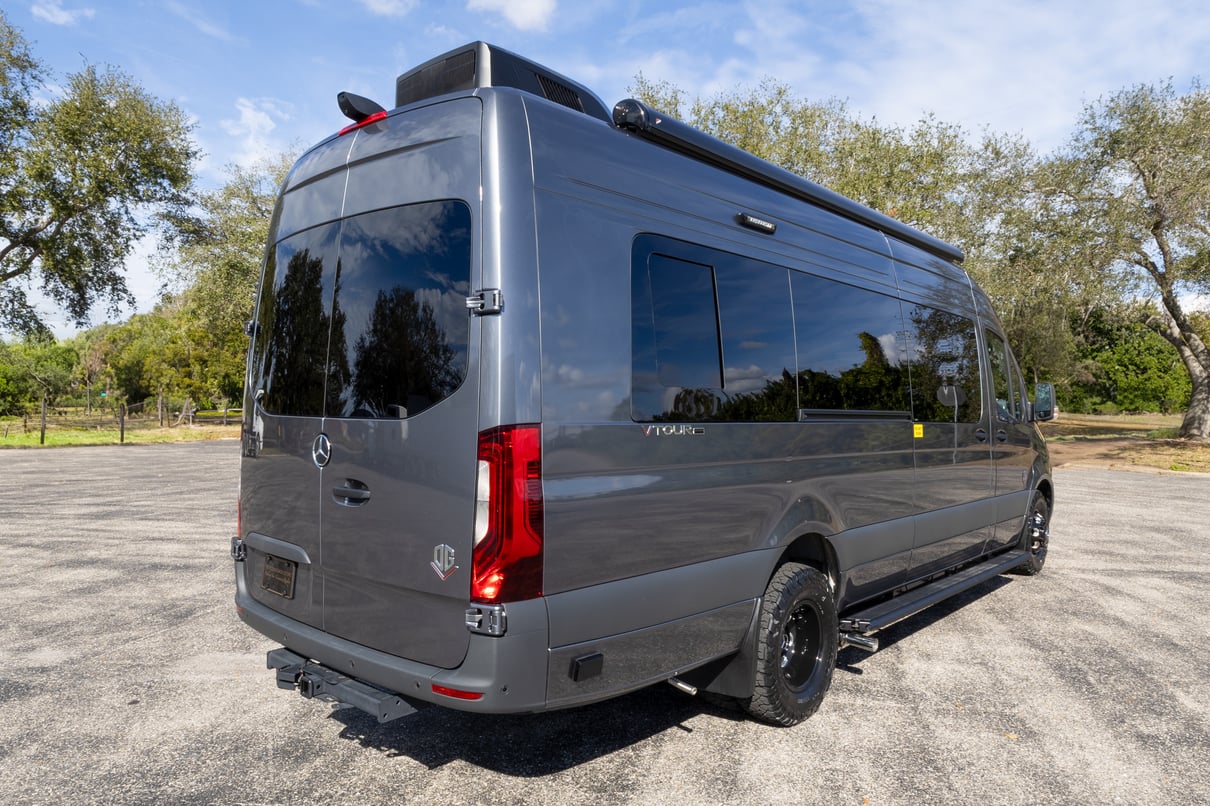 2026 OGV Luxury Coach gallery image-6