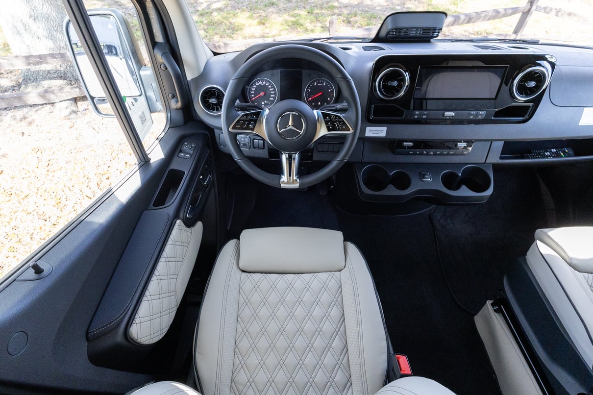 2026 OGV Luxury Coach gallery image-14