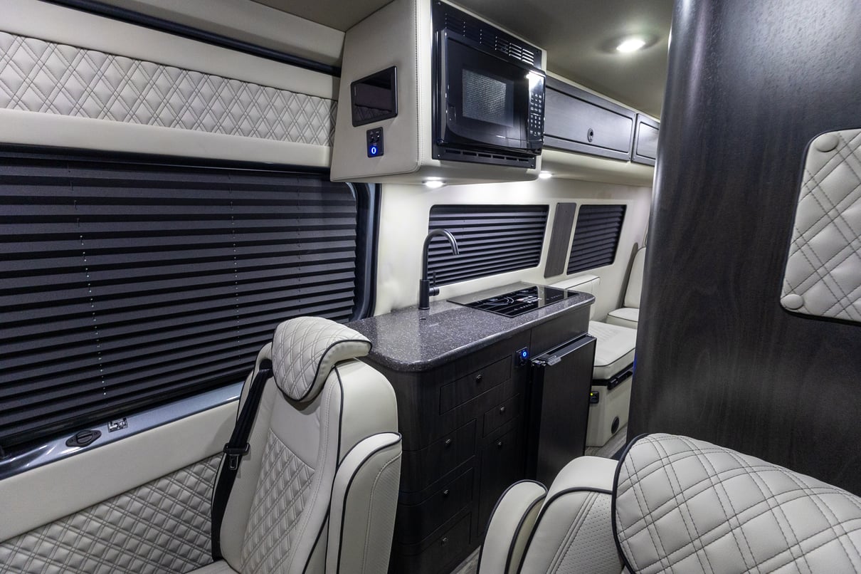2026 OGV Luxury Coach gallery image-19