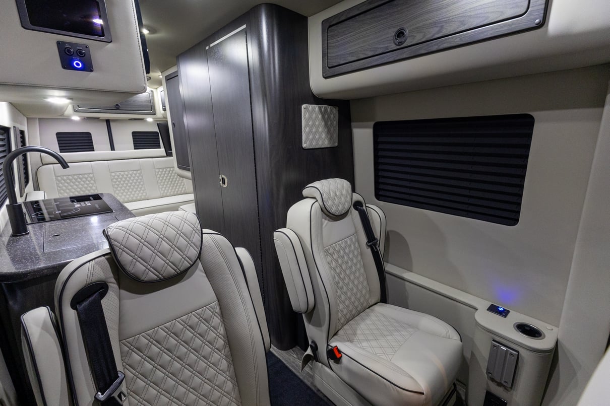 2026 OGV Luxury Coach gallery image-20