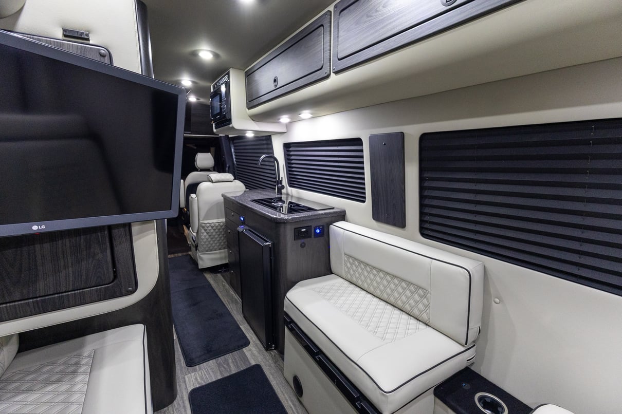 2026 OGV Luxury Coach gallery image-23