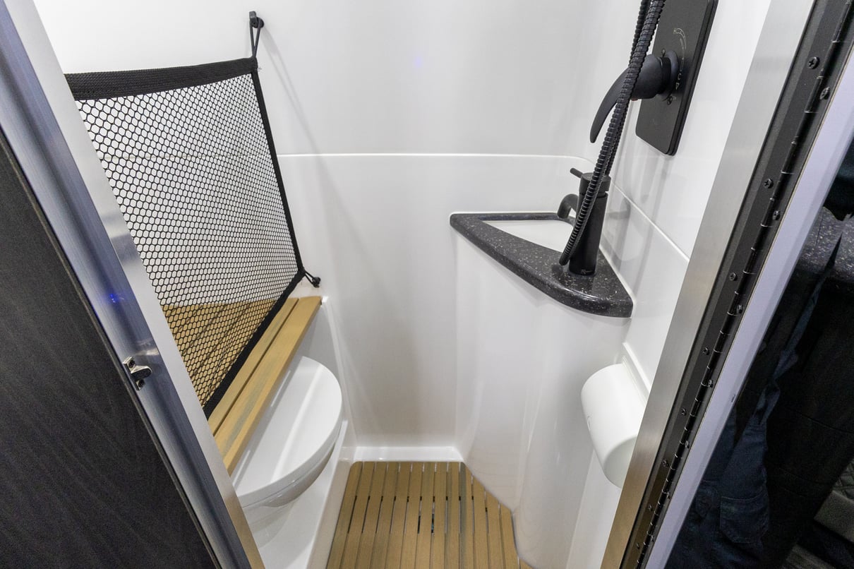 2026 OGV Luxury Coach gallery image-26