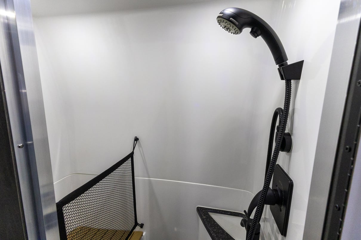 2026 OGV Luxury Coach gallery image-28