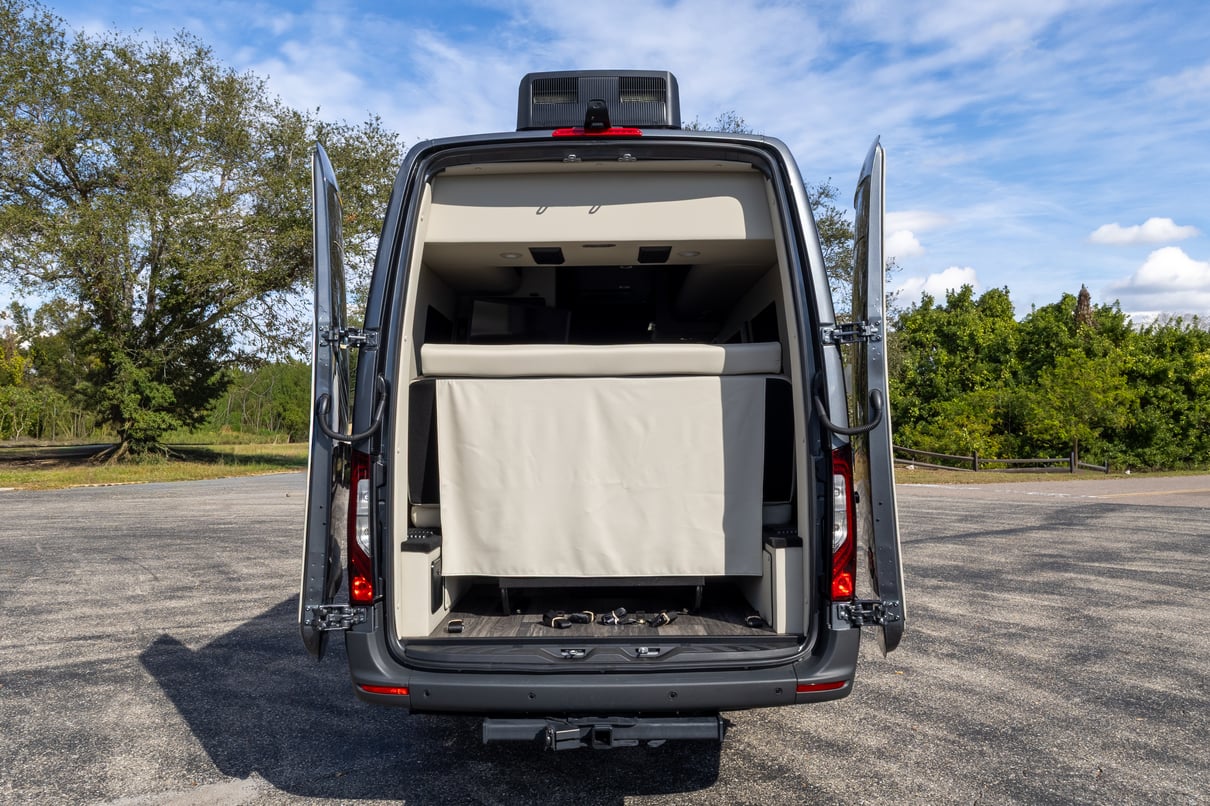 2026 OGV Luxury Coach gallery image-29