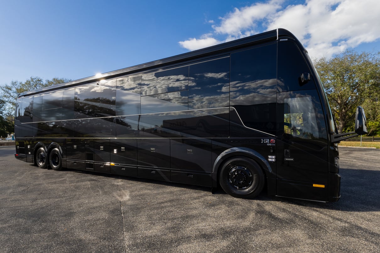 2026 Prevost Loki H3 45 gallery image-2