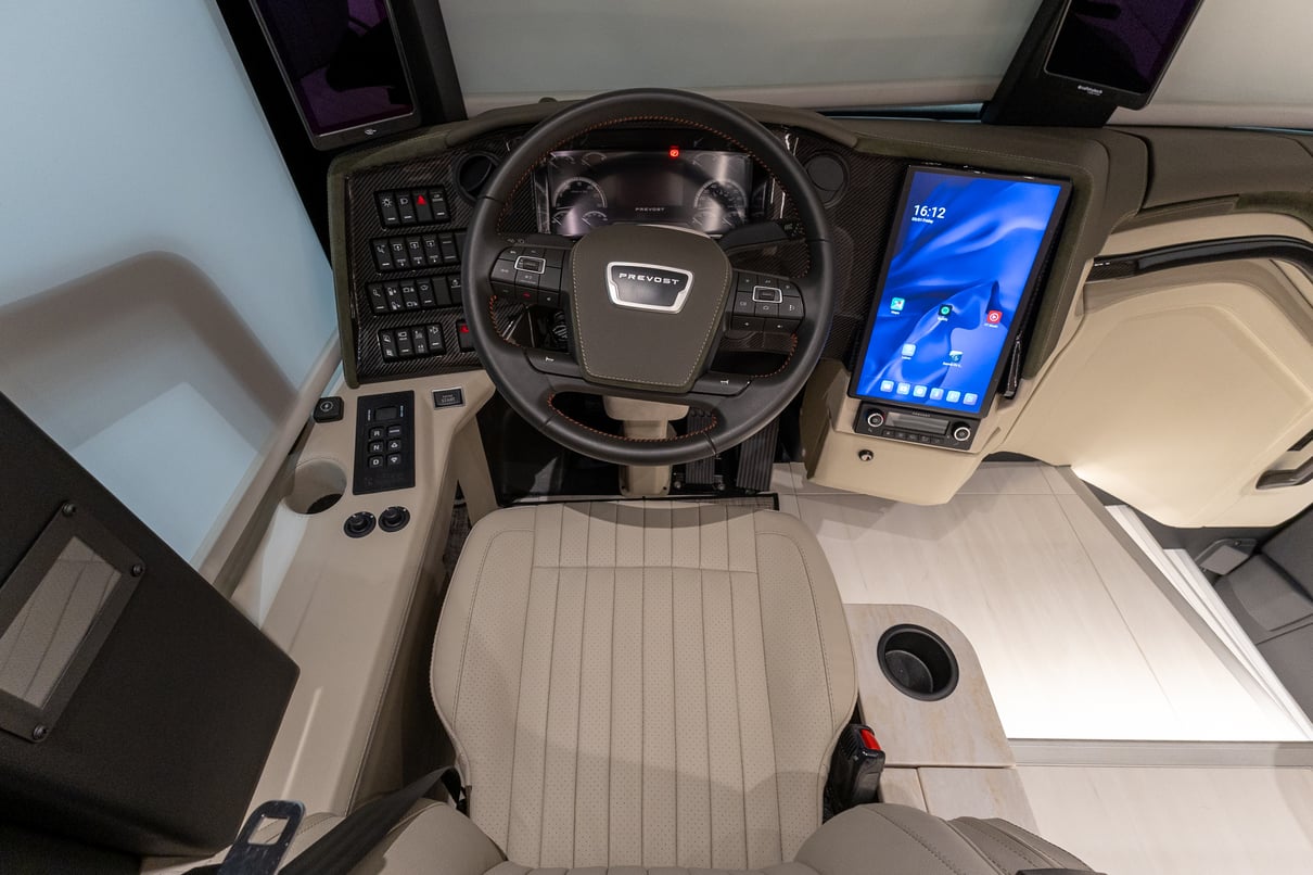 2026 Prevost Loki H3 45 gallery image-13