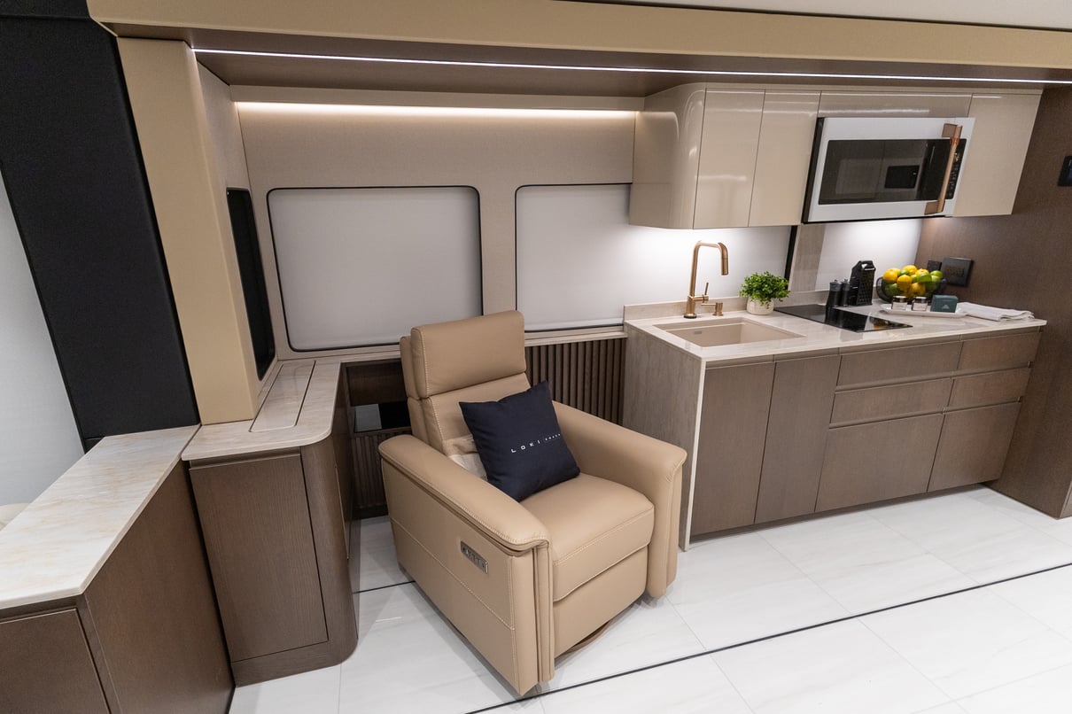 2026 Prevost Loki H3 45 gallery image-17