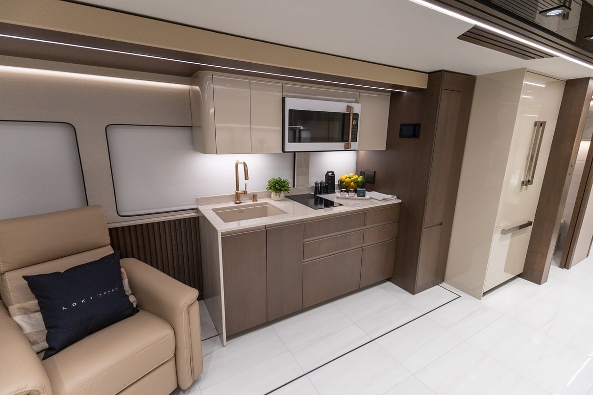 2026 Prevost Loki H3 45 gallery image-18