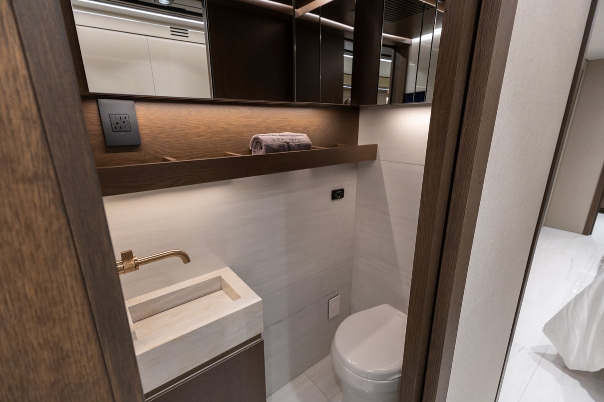 2026 Prevost Loki H3 45 gallery image-22