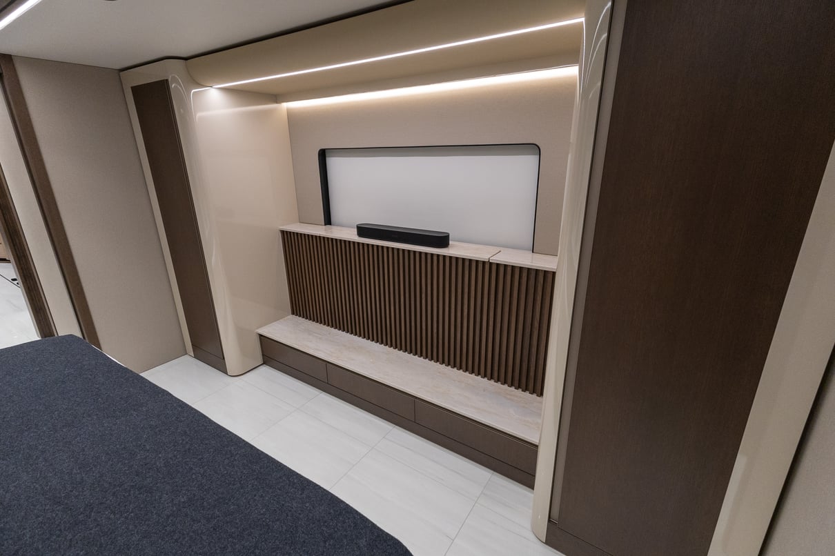 2026 Prevost Loki H3 45 gallery image-27