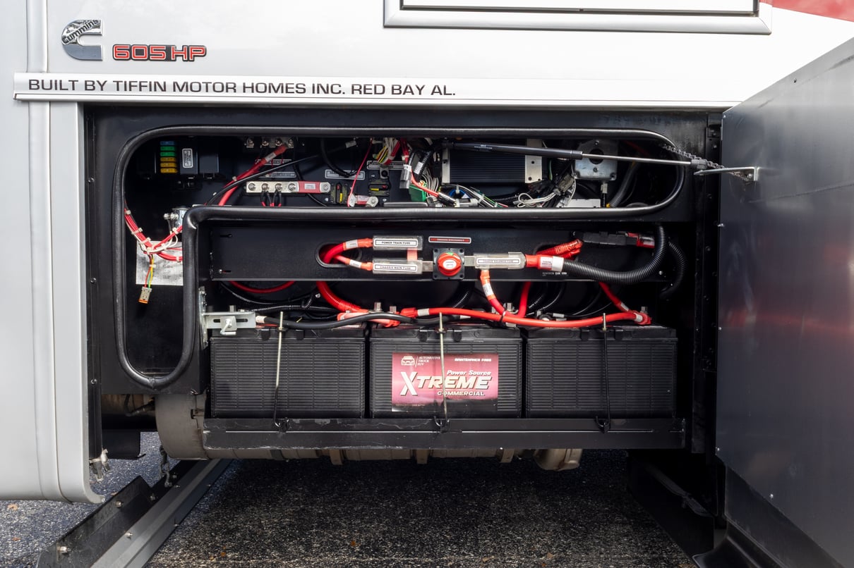 2025 Tiffin Zephyr 45 FZ gallery image-34