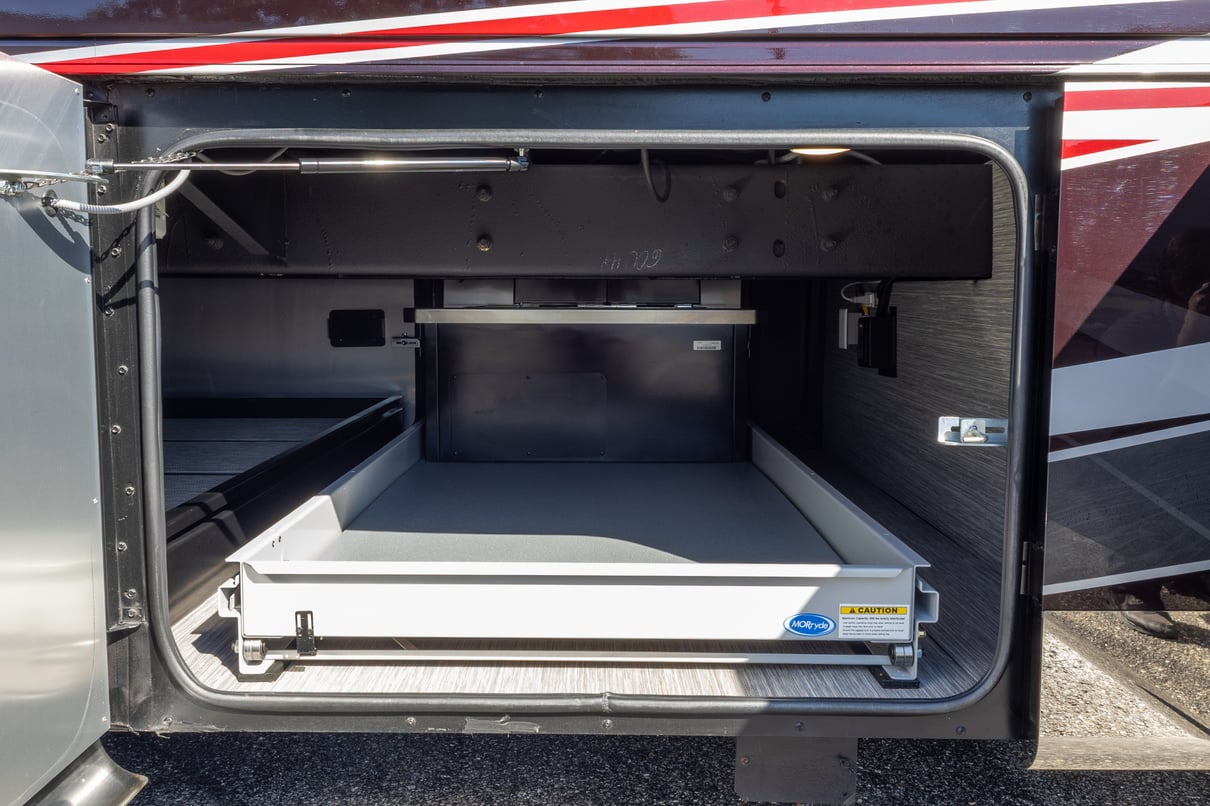 2025 Tiffin Zephyr 45 FZ gallery image-44