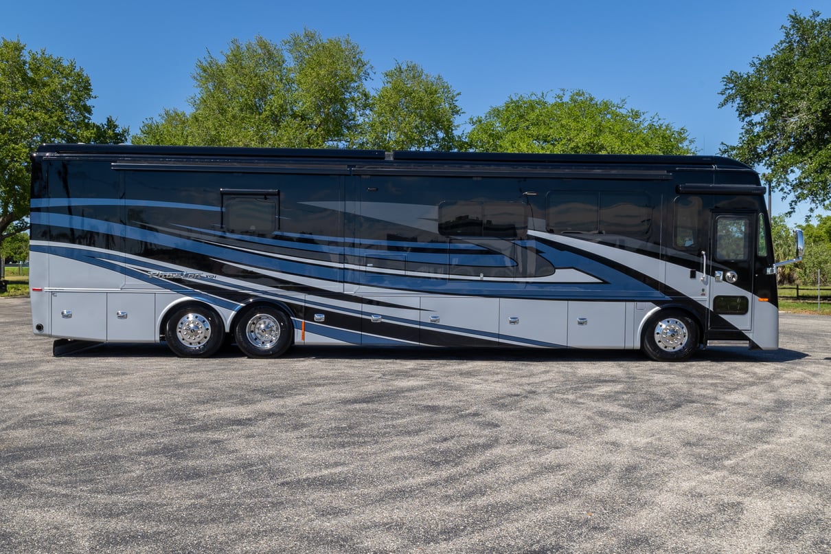 2024 Tiffin Phaeton 44OH gallery image-3