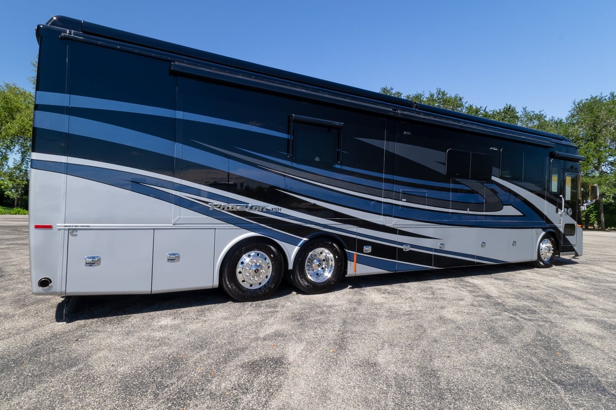 2024 Tiffin Phaeton 44OH gallery image-4