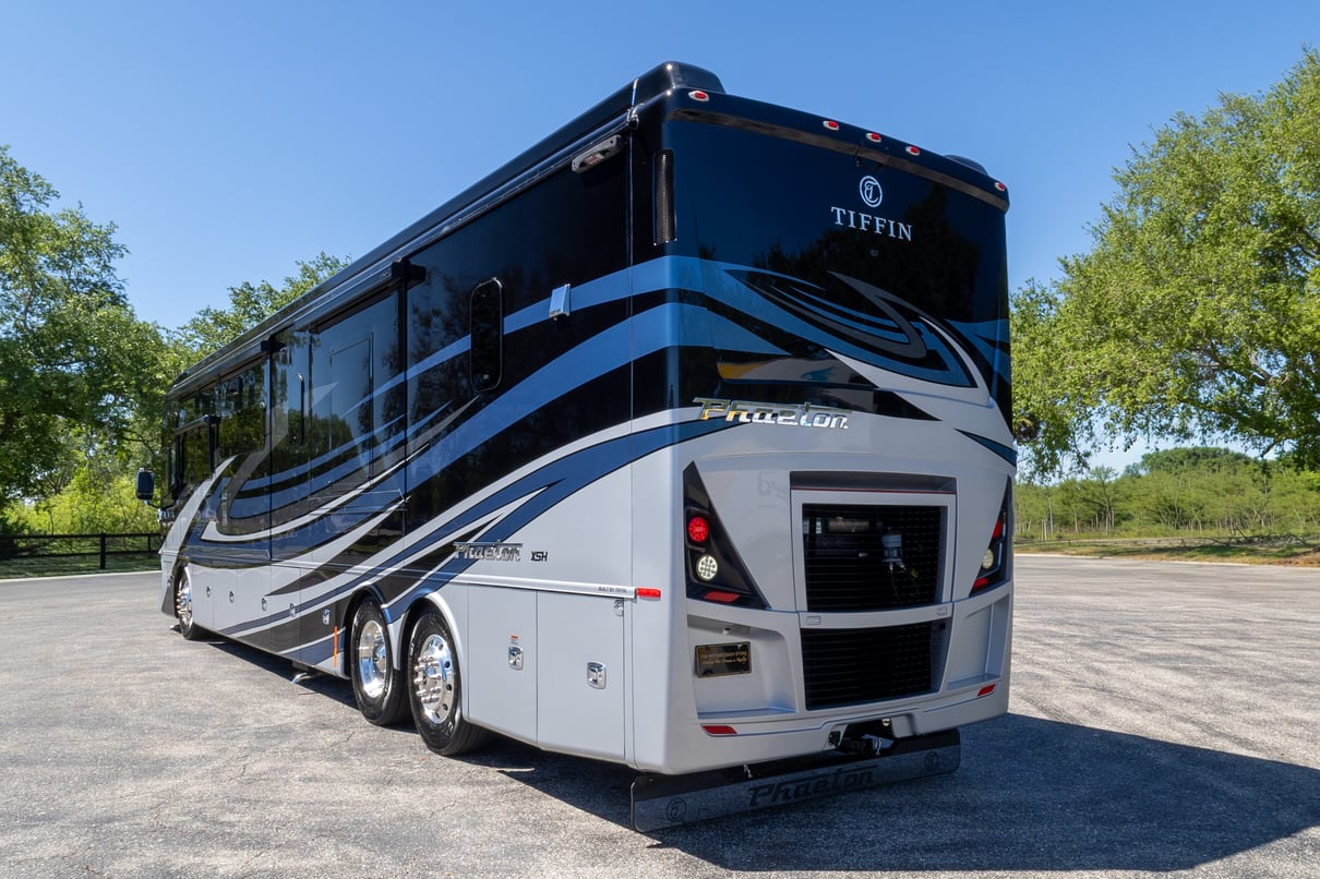 2024 Tiffin Phaeton 44OH gallery image-7