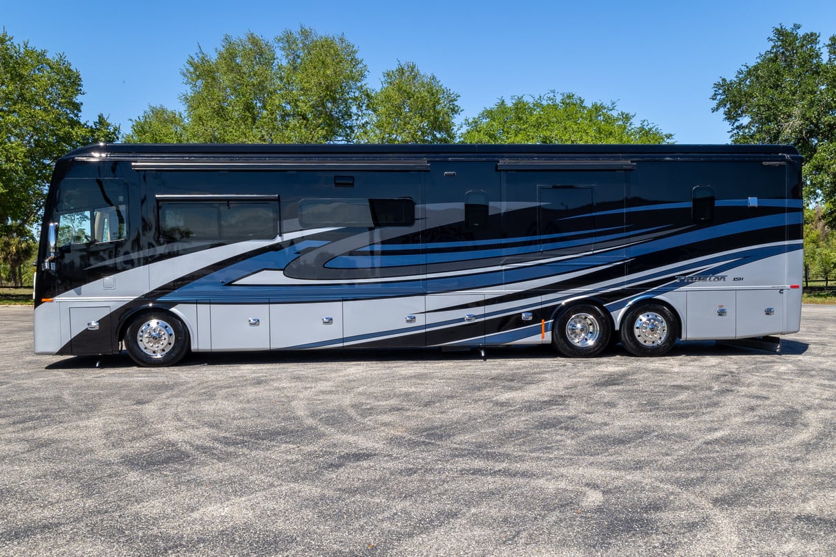 2024 Tiffin Phaeton 44OH gallery image-9