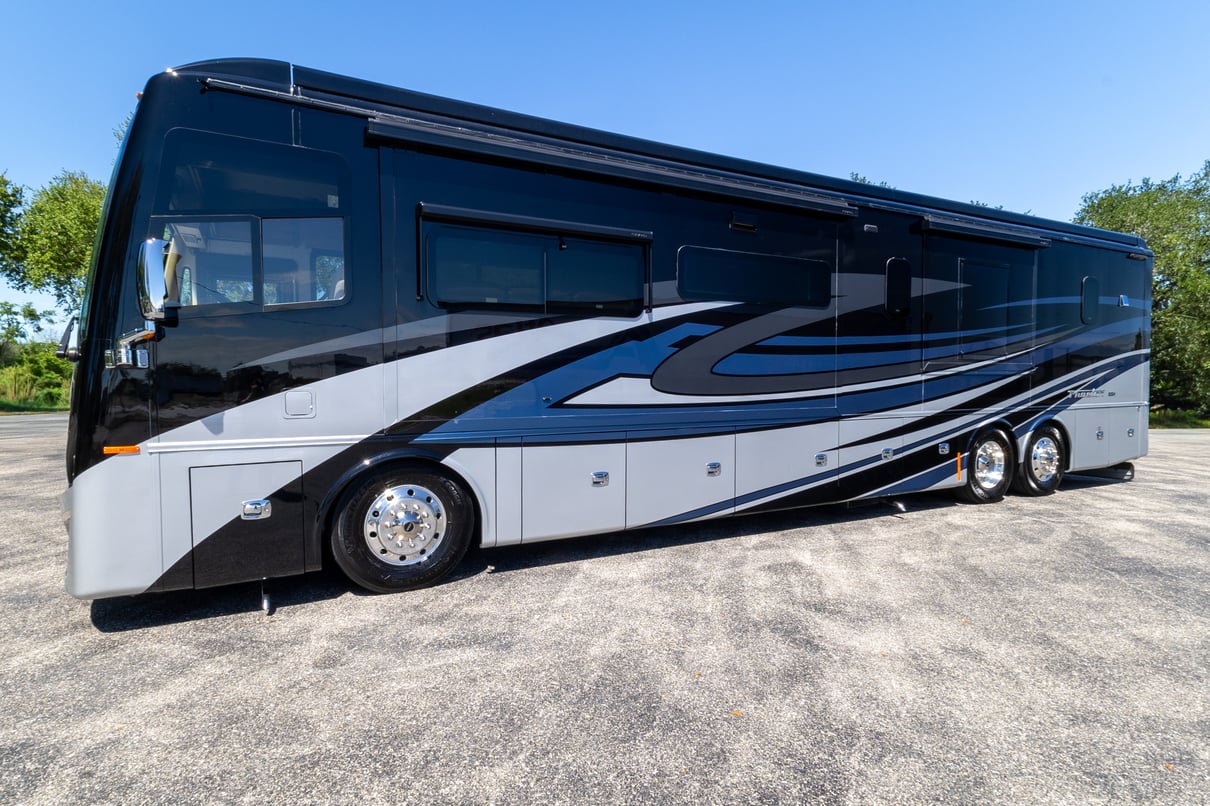 2024 Tiffin Phaeton 44OH gallery image-10