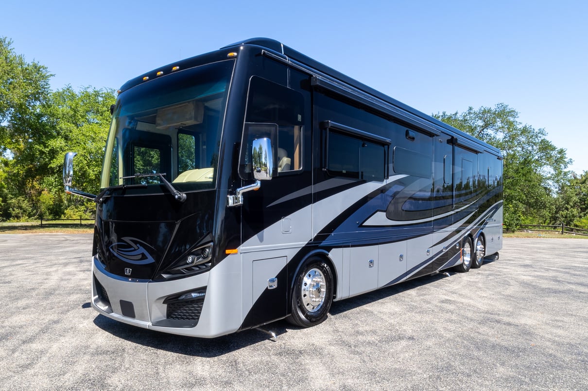 2024 Tiffin Phaeton 44OH gallery image-11