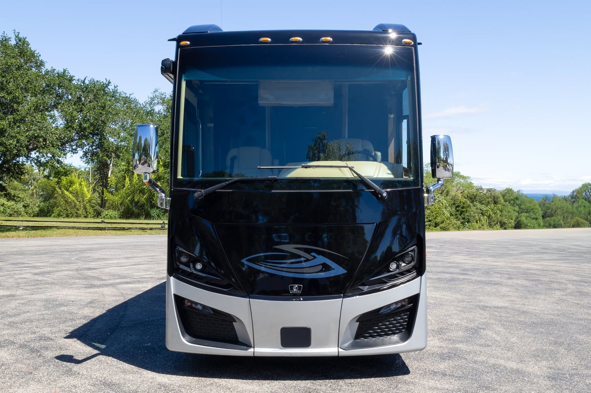 2024 Tiffin Phaeton 44OH gallery image-12