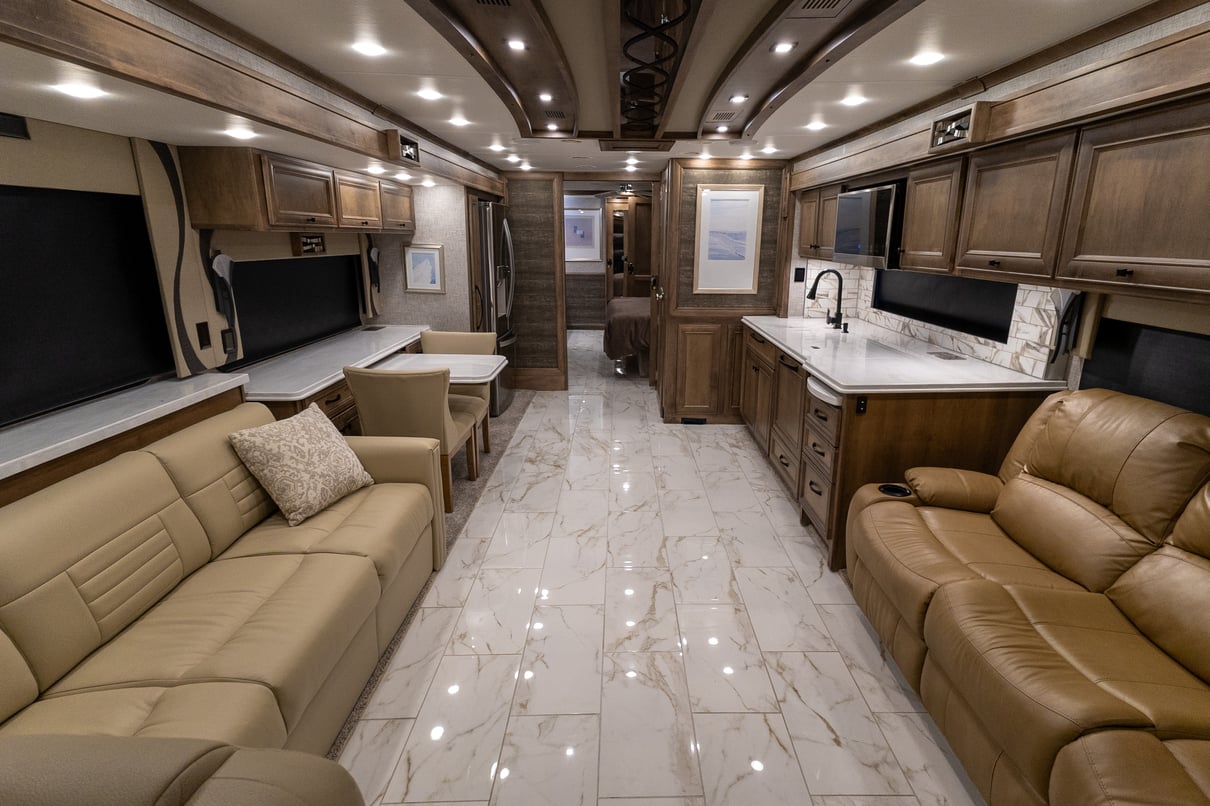 2024 Tiffin Phaeton 44OH gallery image-14