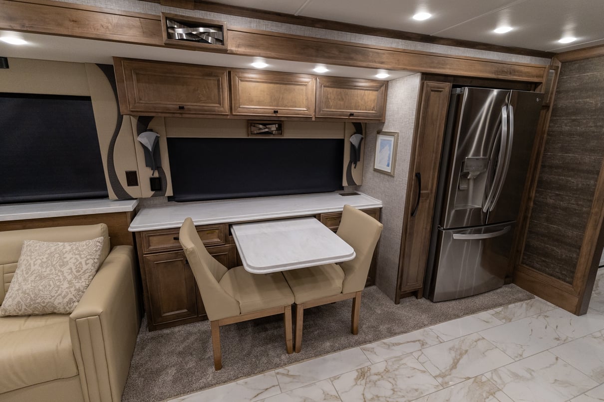 2024 Tiffin Phaeton 44OH gallery image-16