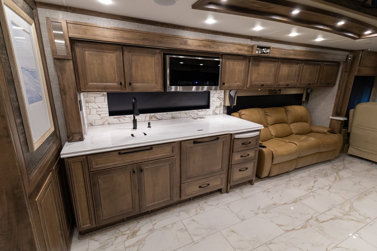 2024 Tiffin Phaeton 44OH gallery image-20