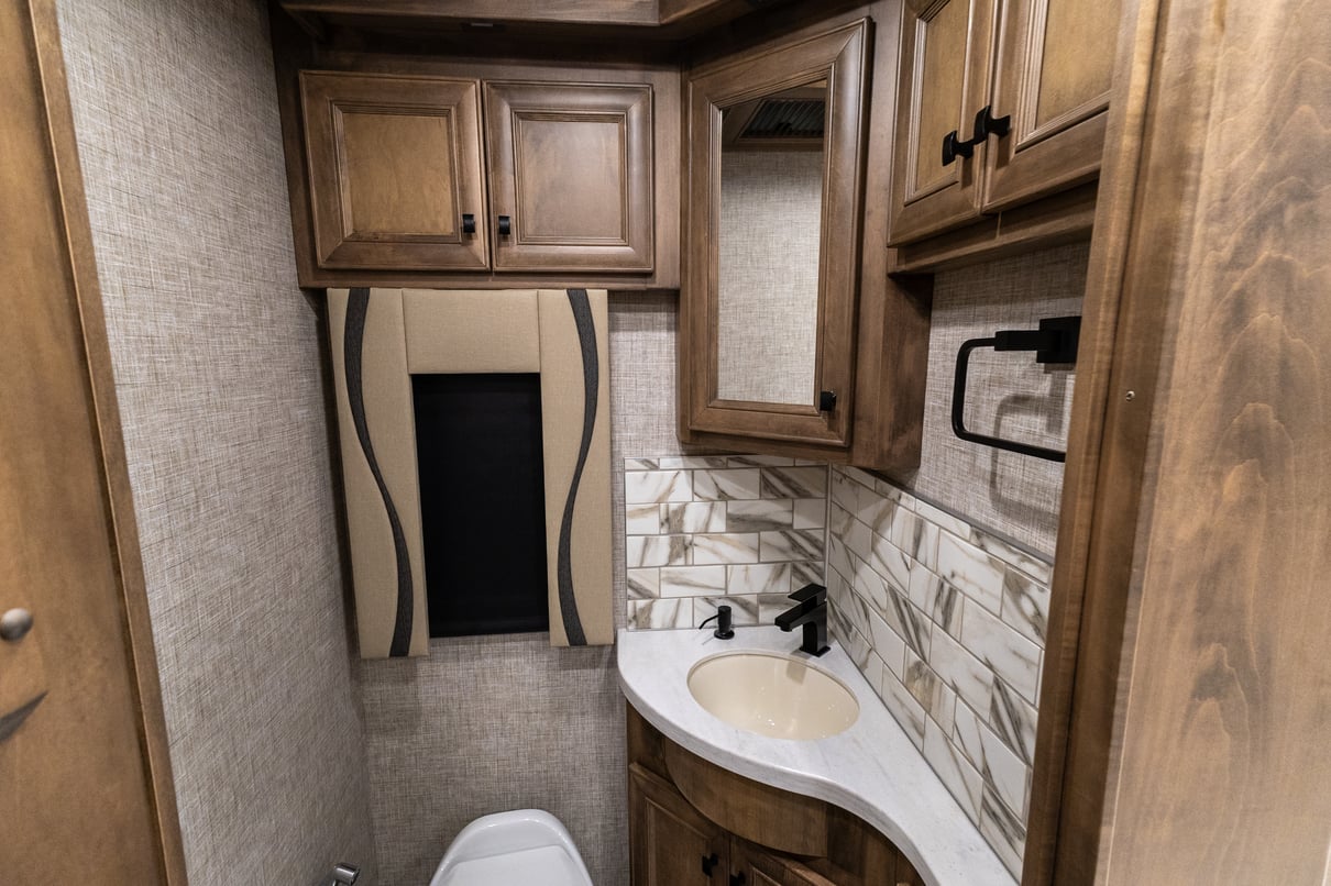 2024 Tiffin Phaeton 44OH gallery image-22