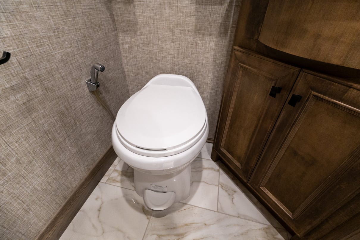 2024 Tiffin Phaeton 44OH gallery image-23