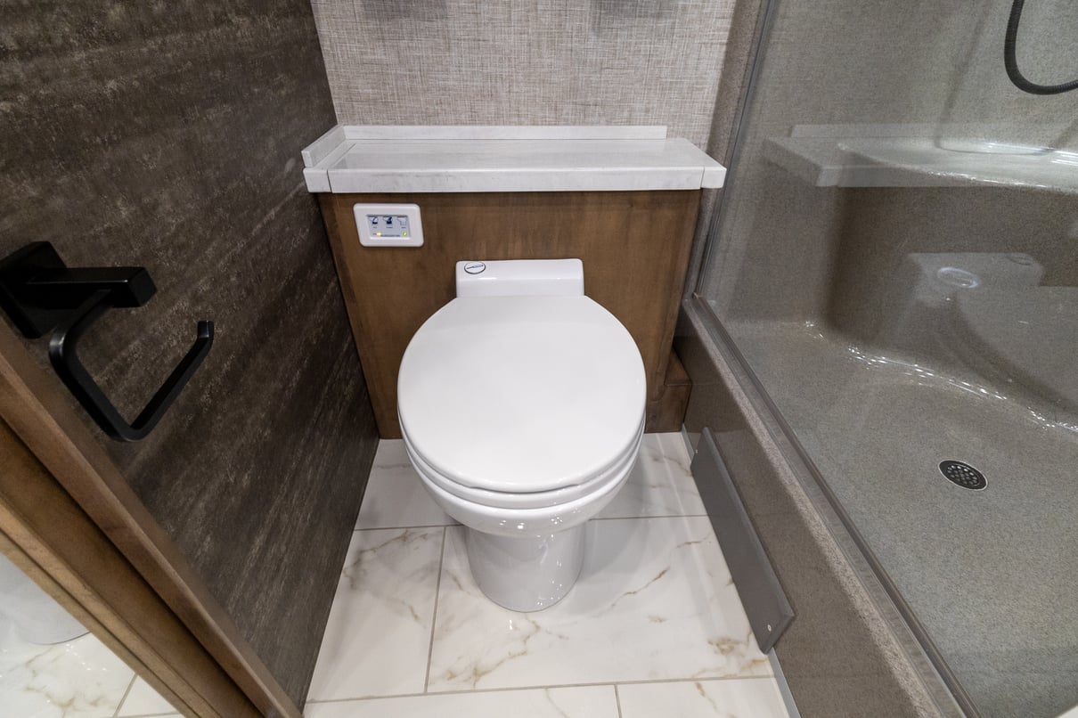 2024 Tiffin Phaeton 44OH gallery image-30