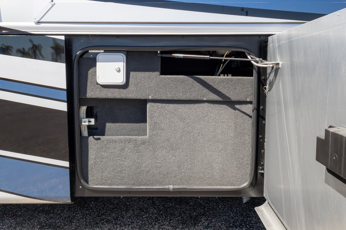 2024 Tiffin Phaeton 44OH gallery image-38