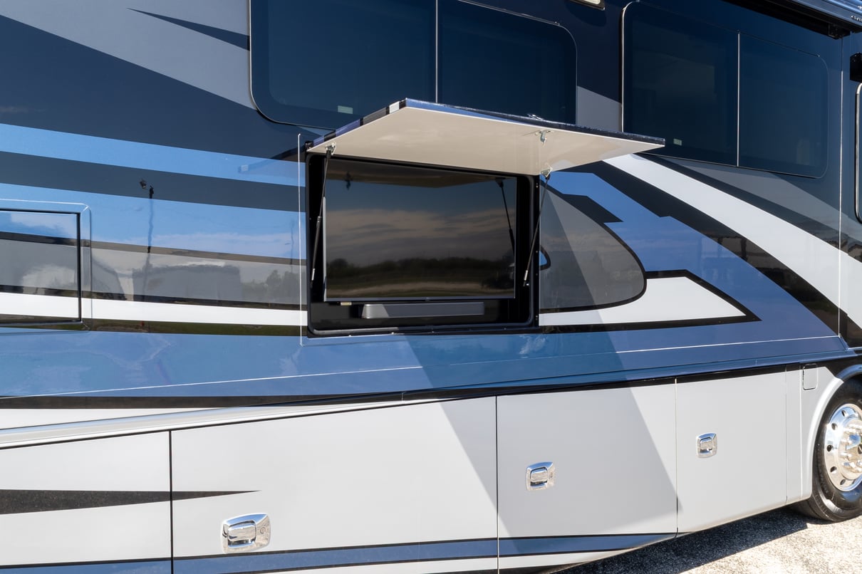 2024 Tiffin Phaeton 44OH gallery image-42